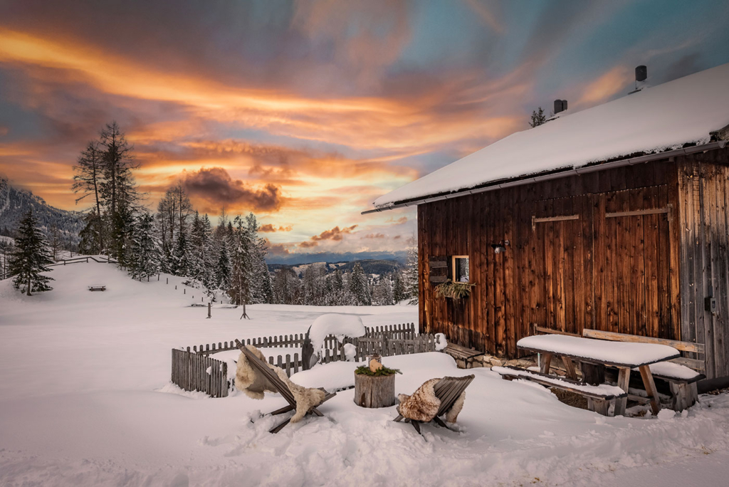 Winterurlaub Almhuette Dolomiten